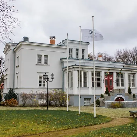 Manor Hotell 3*