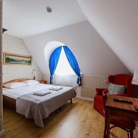 Manor Hotell 3*