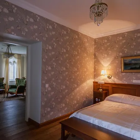Hotel Manor