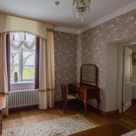 Отель Manor 3*