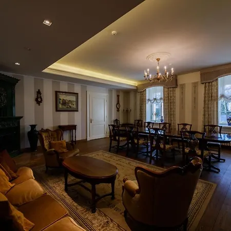 Manor 3*