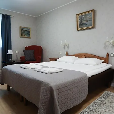 Manor Hotell 3*