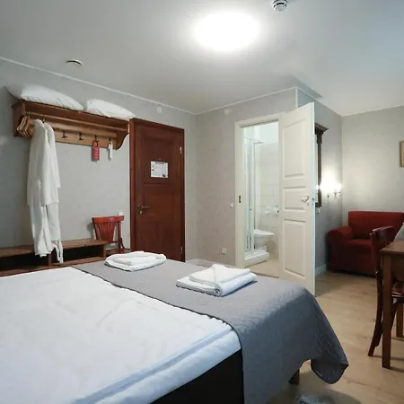 Manor Hotel Saka