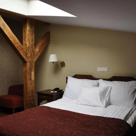 Manor Hotel 3*