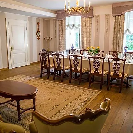 Manor Hotel 3*