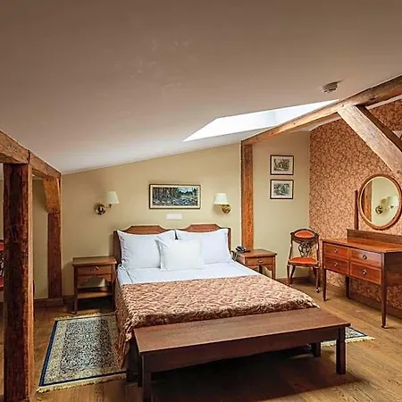 Manor Hotel Saka