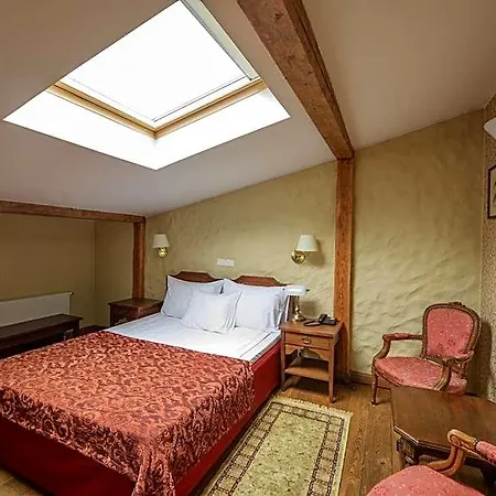 Manor Hotel 3*