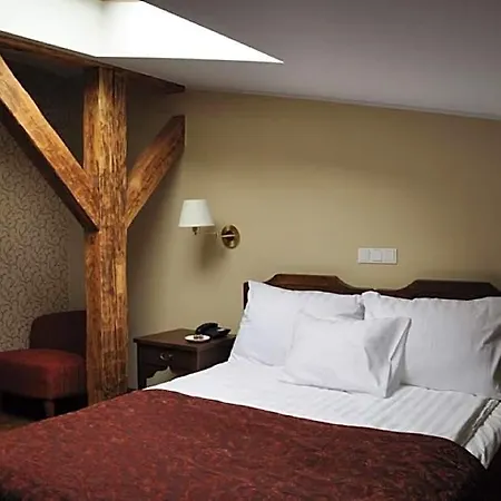 Manor Hotel 3*